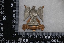 BRITISH ARMY METAL CAP BADGE