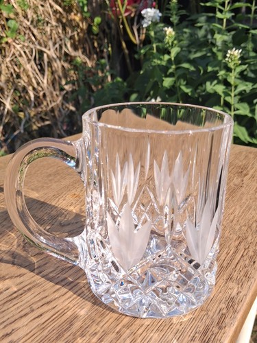Pressed glass etched pint - pressed, 1/2