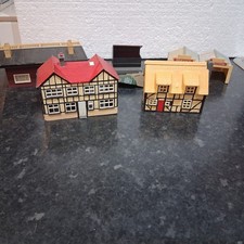Joblot Of OO Gauge Kit Built Plastic Trackside Buildings. Ref MC8