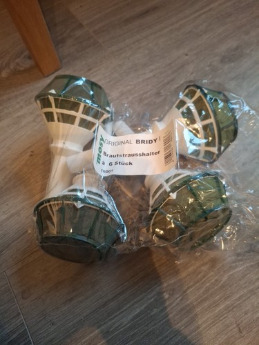 Teardrop bouquet holders wet - bouquet,