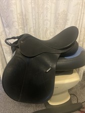 Wintec Black Adjustable 17.5 GP with Medium Wide Gullet Used Condition