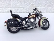 Franklin Mint Harley Davidson Heritage Softail Classic American Motorcycle 1/10 