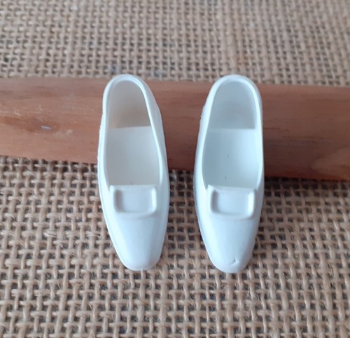 Vintage sindy dolls white - vintage,