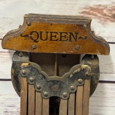 Laundry QUEEN Primitive Wood