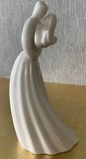 CIRCLE OF LOVE FIGURE THE KISS ENESCO WHITE PERFECT WEDDING CAKE TOPPER