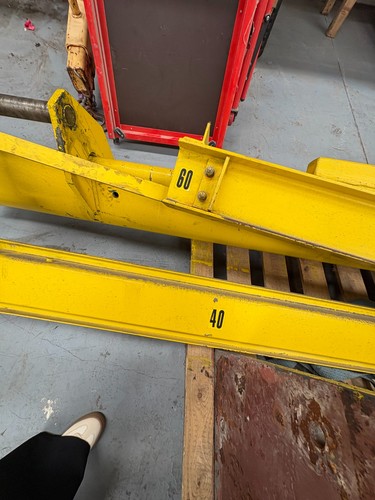 Pillar mounted swl jib crane - mounted,