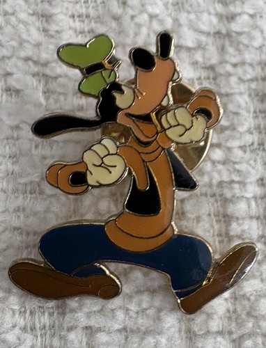 Disney goofy vintage enamel - vintage,