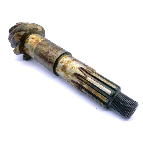 Crown wheel and pinion land - wheel,