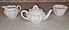 VINTAGE SHELLEY WHITE DAINTY