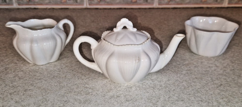 Vintage shelley white dainty - shelley,