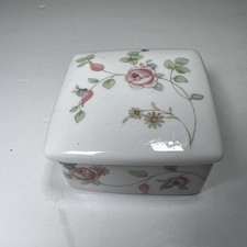 Wedgwood - Rosehip - Square
