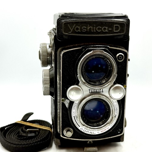 Yashica d black - is],