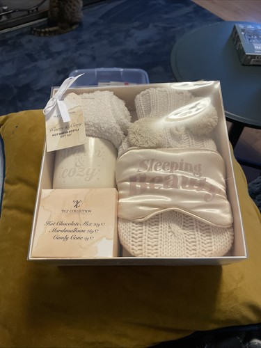 Hot chocolate gift set with - chocolate,
