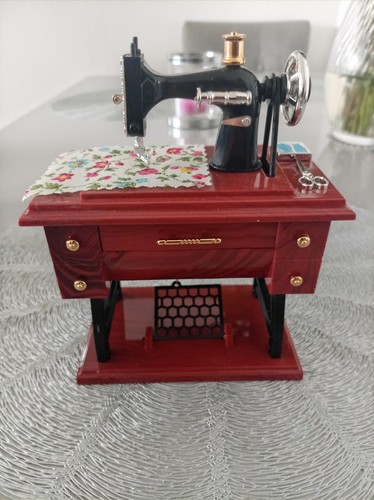 Sewing machine mini music box - mini,