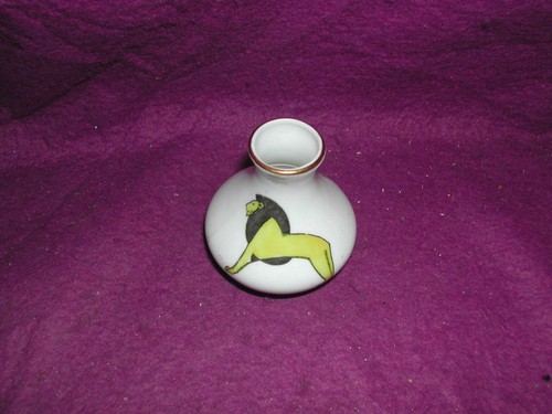 Crested china vase - vase., wembley