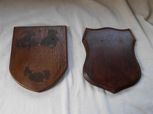 Vintage wooden crest - crest, backing