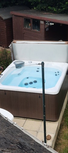 Hot tub - hot,
