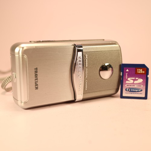 Traveler digital camera - digital,