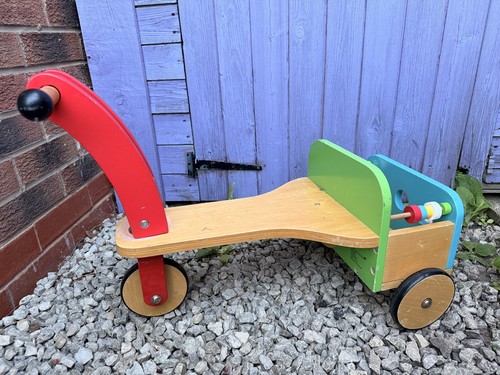 Early learning centre - early, wooden