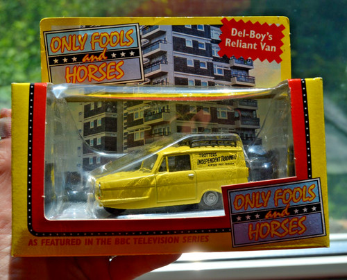 Lledo diecast reliant regal - lledo,