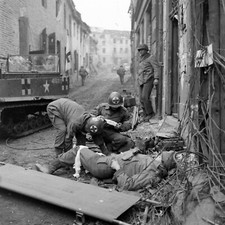 WW2 WWII Photo World War Two /  US Army Medics M29 Weasel Germany February 1945