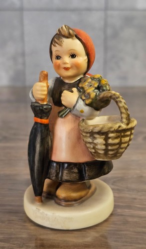Goebel hummel figurine - hummel, on