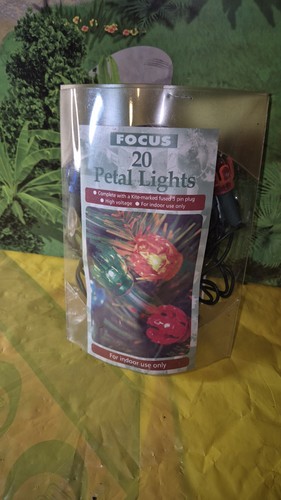 Vintage petal christmas - petal, string