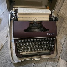 Olympia Deluxe SM3  Vtg 50's Typewriter red Boxed Retro 1953 untested excellant 