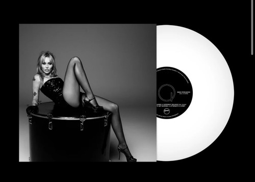 Miley cyrus bass persuades - miley,