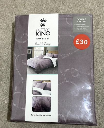 Brand new pieces - new, pillows