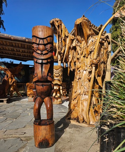Totem pole tiki - totem,