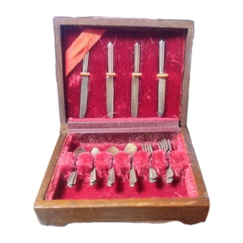 Miniature antique dollhouse - antique,