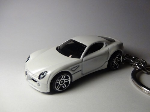 Hot white alfa romeo - 3d, 8c