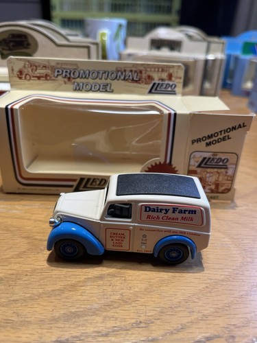 Lledo days gone morris van - lledo,