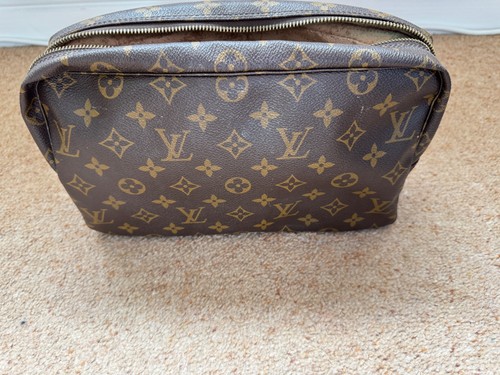 Louis vuitton washbag cosmetic - louis,
