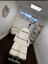 Beauty Bed Adjustable Massage Table for Spa and Salon