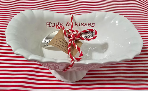 Mud pie hugs - pie, kisses