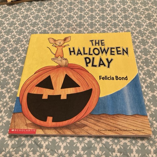 The halloween play felicia - halloween, by