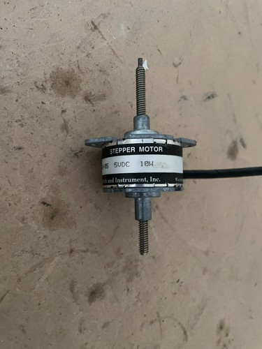Stepper motor riding lead