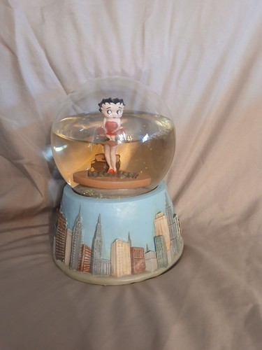 Betty boop musical snow globe - betty,