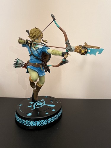 First figures collectors - first,