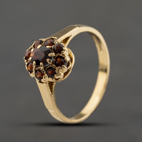 Second hand 9ct - hand, yellow