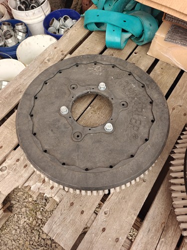 Scrubbing rotary brush in - scrubbing,