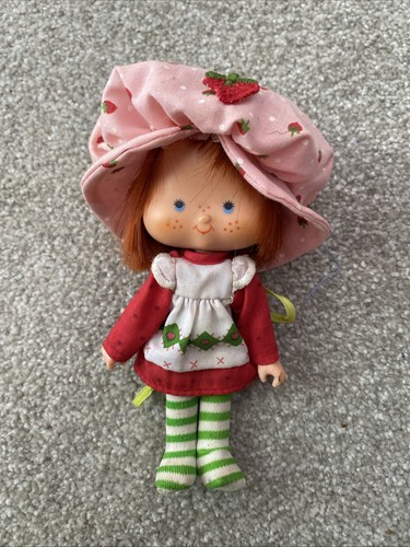 Strawberry shortcake tiny doll - strawberry,