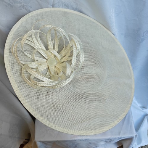 Ivory cream flower - ivory, wide