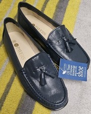 New without box Ladies Pavers Blue Leather shoes with labels size 5