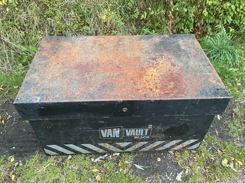 Van vault black - van, black.