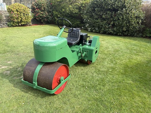 Cricket roller greens - cricket, griffin