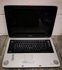 Toshiba Satellite P30-145 (Pink) *FAULTY - FLASHING LIGHT & NO POWER*