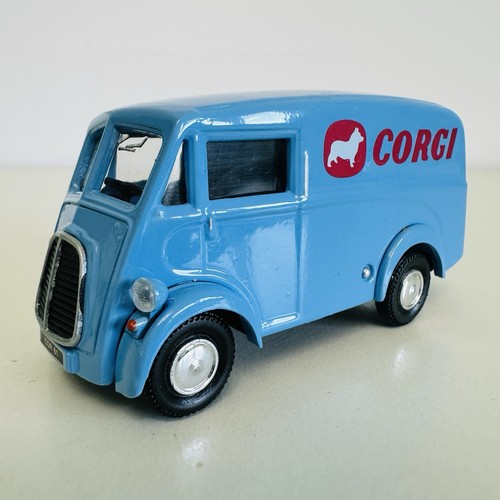 Corgi toys scale morris j - 1:43,